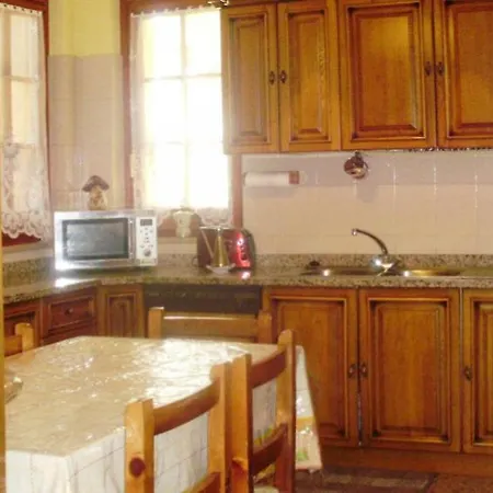 Holiday home Sleeps 12 Pool Air Con Wifi