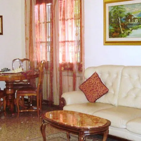 Sleeps 12 Pool Air Con Wifi * Notaresco