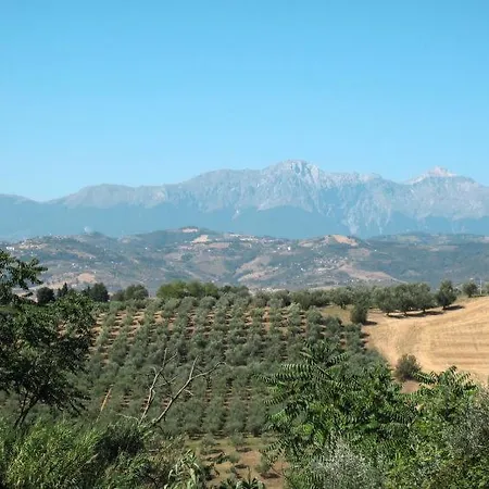 Holiday home Sleeps 12 Pool Air Con Wifi Notaresco