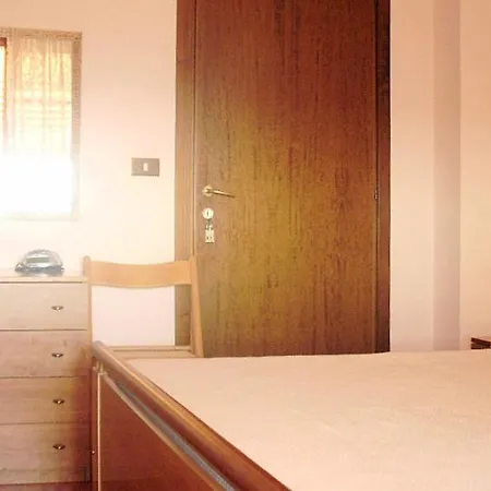 Sleeps 12 Pool Air Con Wifi